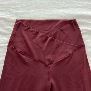 Aerie crossover waist, marron, flare leggings.